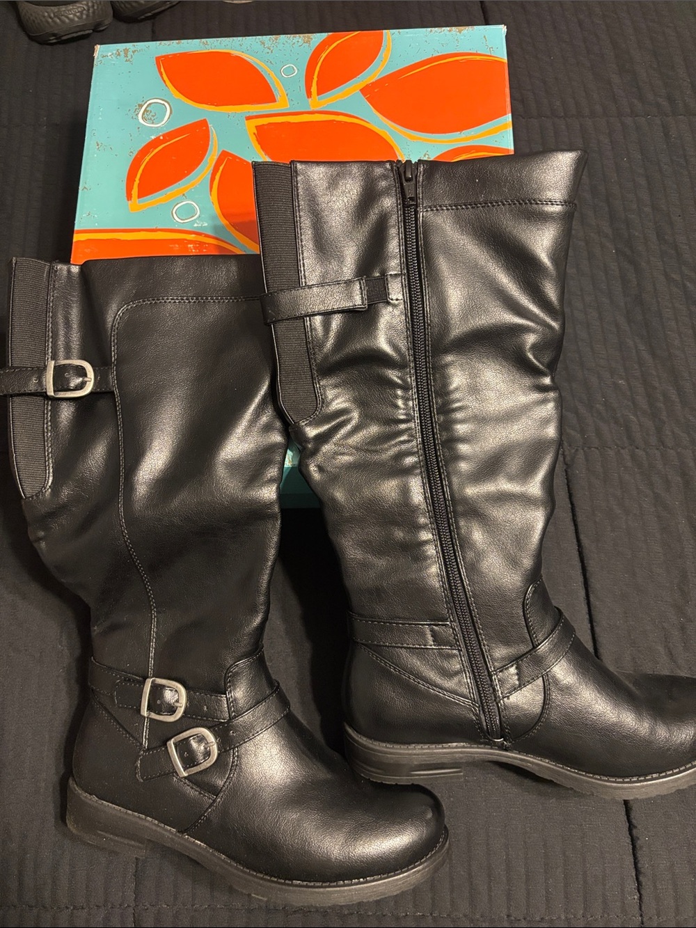 Yuu Black Knee-High Buckle Riding Boots